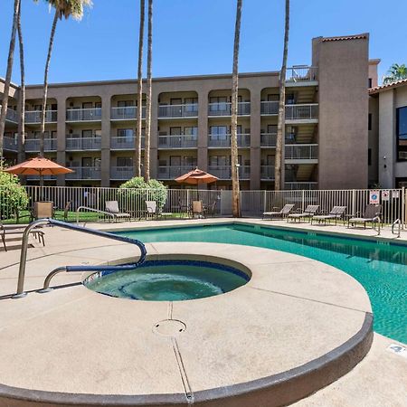 Best Western Plus Scottsdale Thunderbird Suites Exterior photo