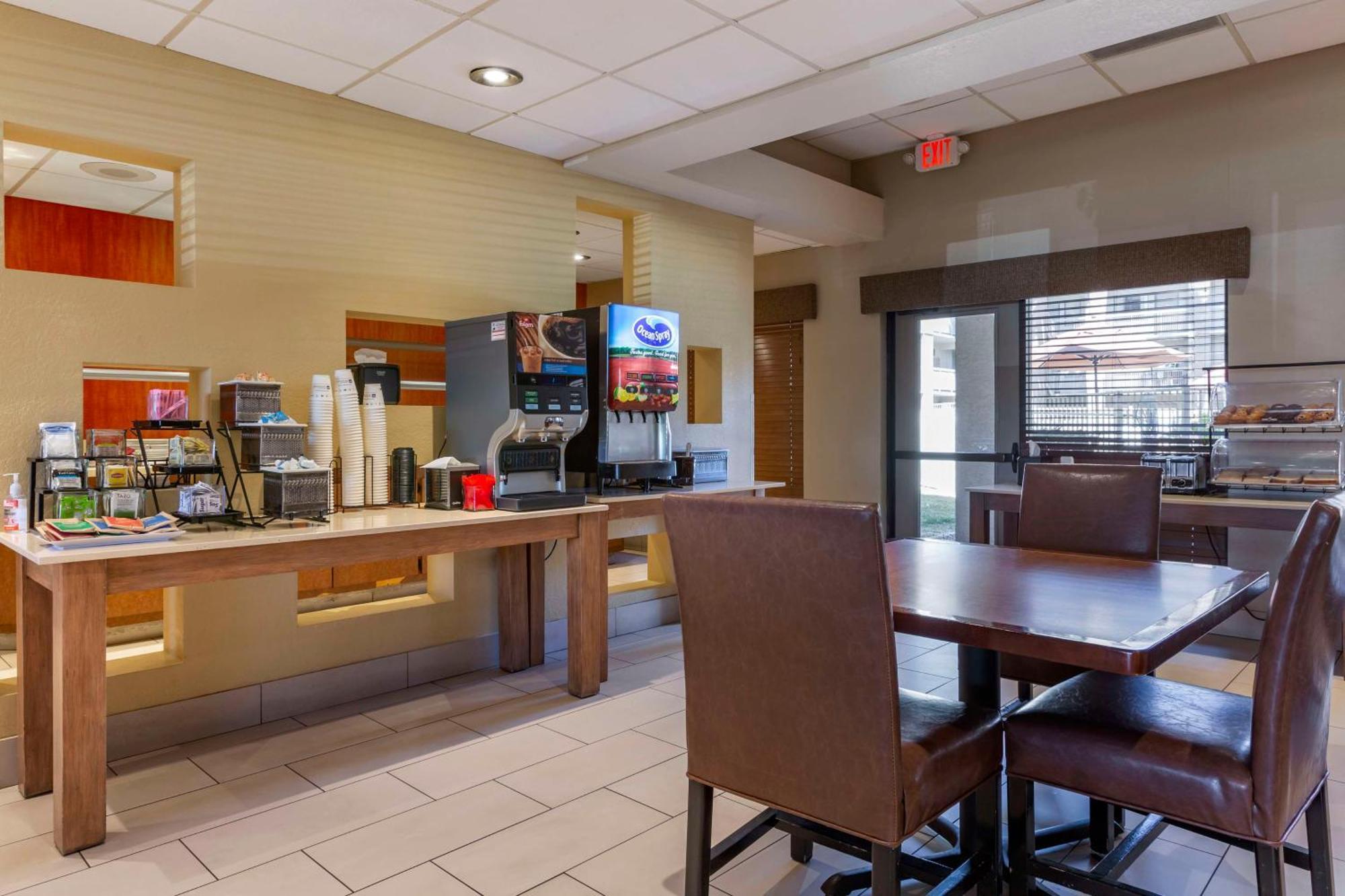 Best Western Plus Scottsdale Thunderbird Suites Exterior photo