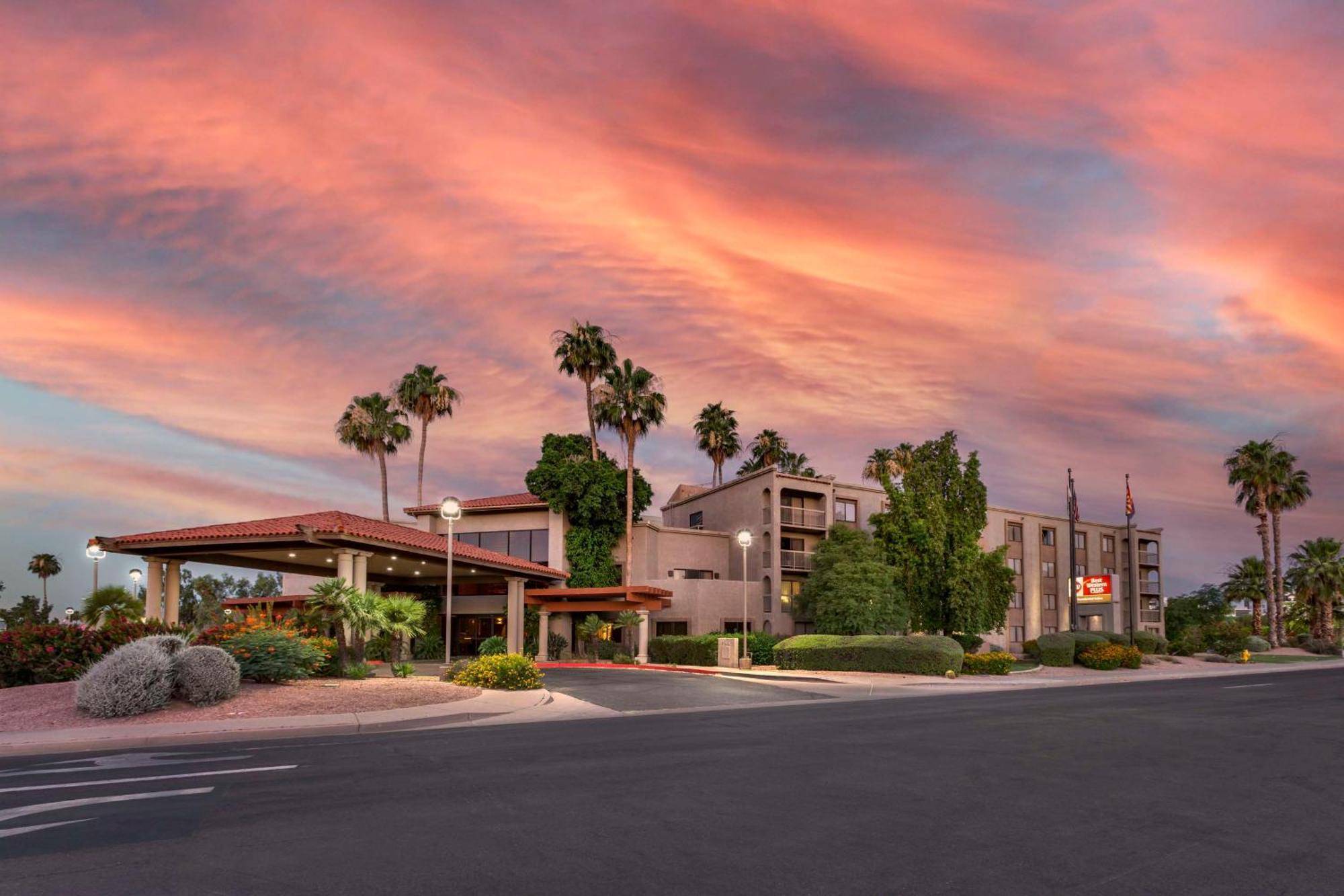 Best Western Plus Scottsdale Thunderbird Suites Exterior photo