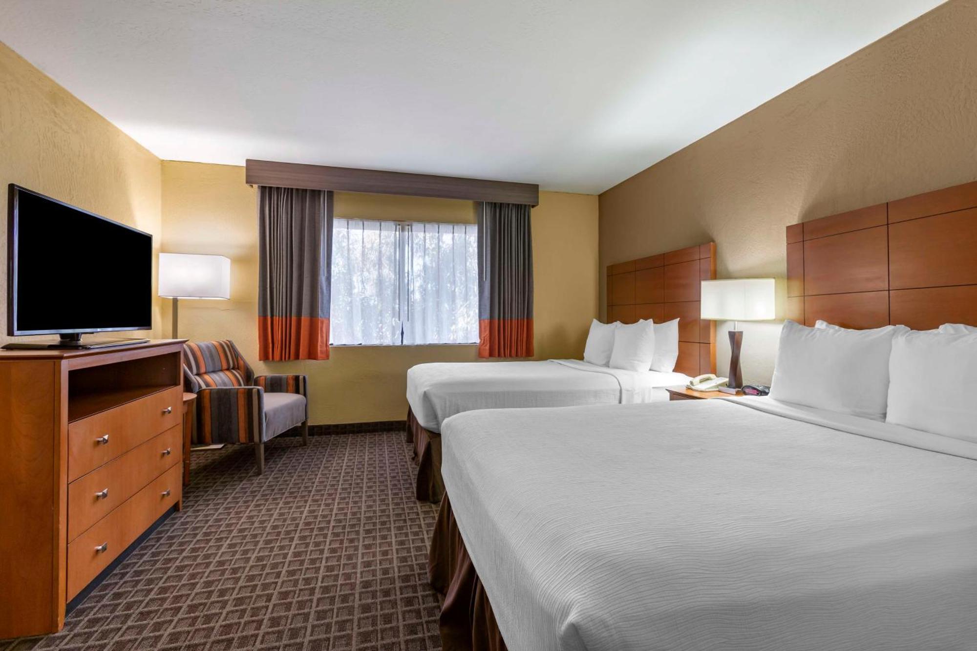 Best Western Plus Scottsdale Thunderbird Suites Exterior photo